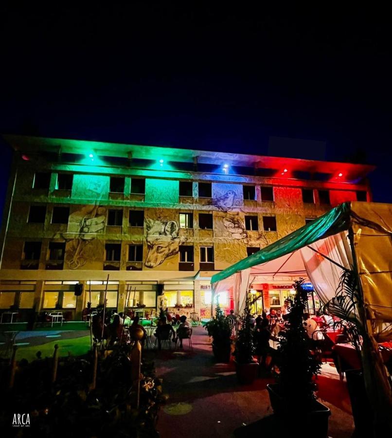 Lh Hotel Arca Street Art Spoleto Esterno foto
