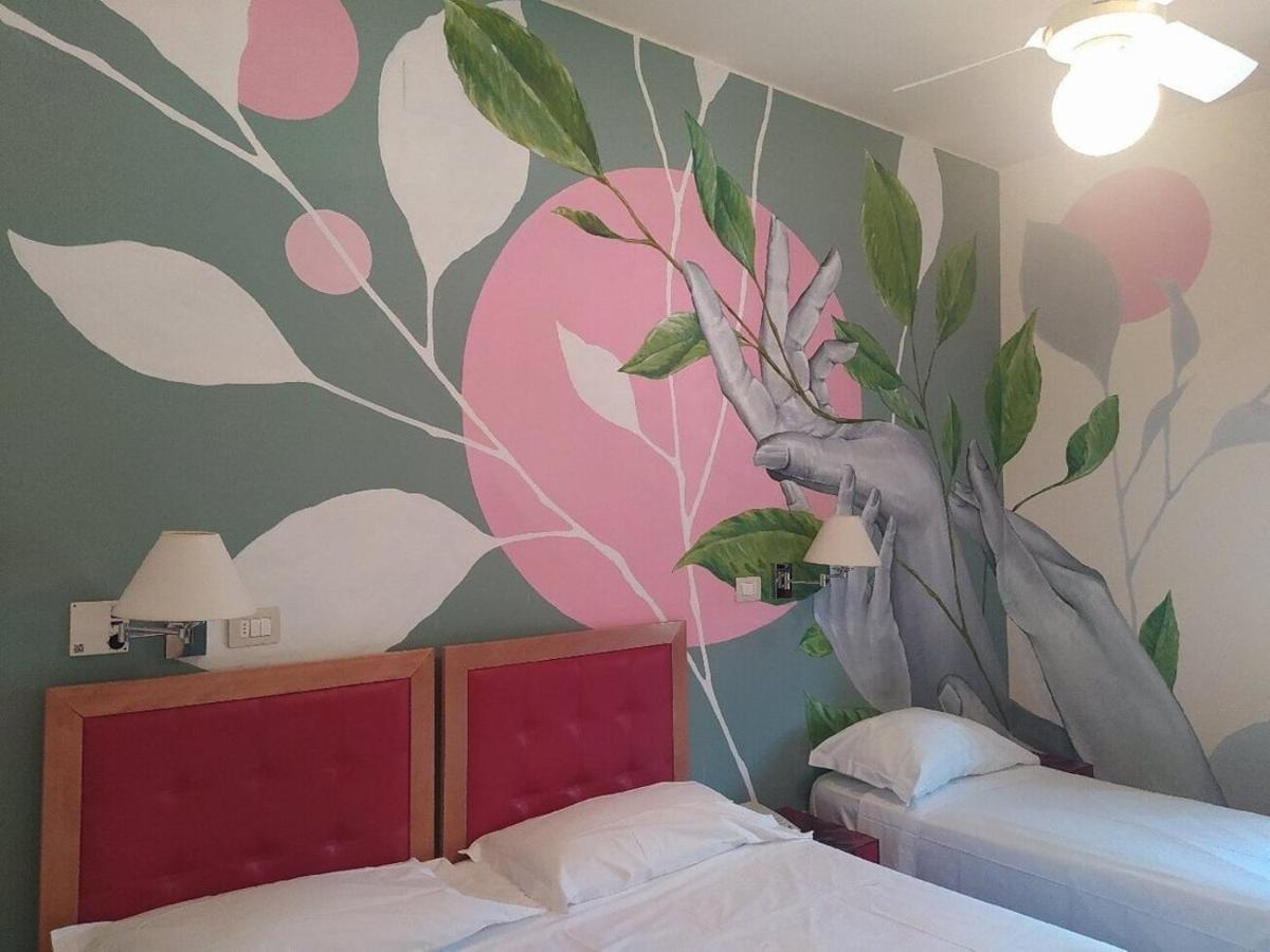 Lh Hotel Arca Street Art Spoleto Esterno foto